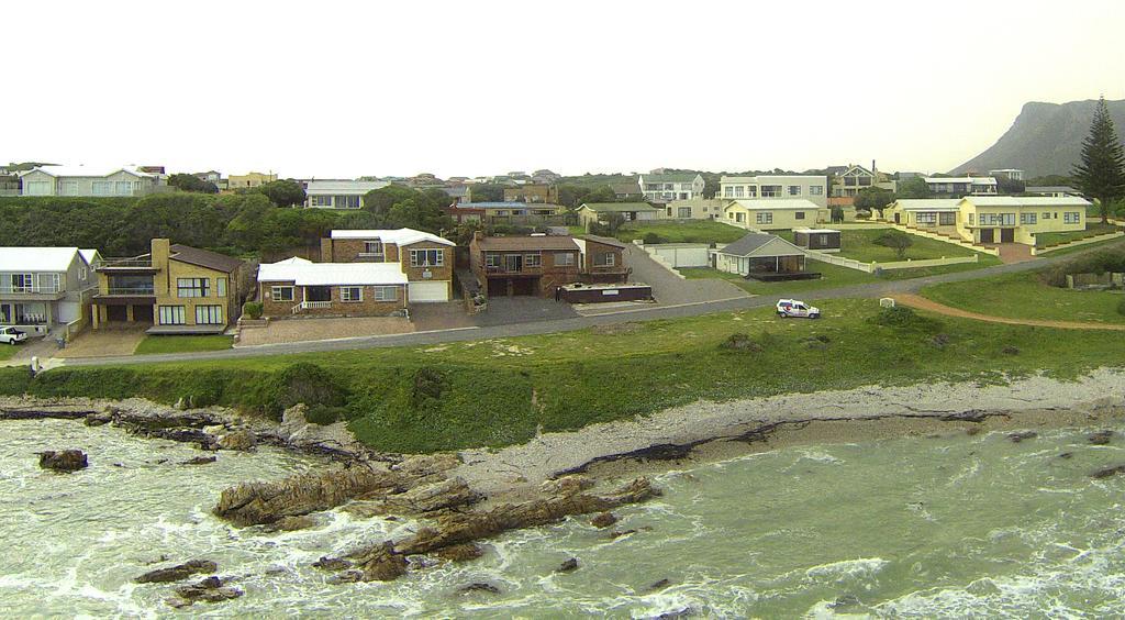 White Shark Lodge Kleinbaai Exterior photo